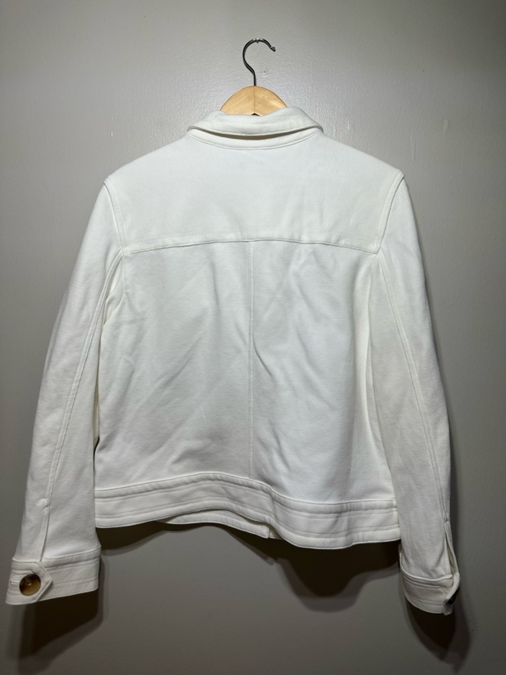 Chico's Cream/ White Button Jacket with Flap Pockets brown buttons size 3/XL - Picture 2 of 7